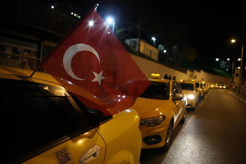 İstanbullu taksicilerden ABD Başkonsolosluğu önünde protesto