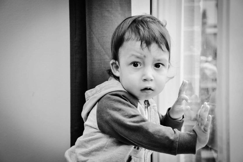 Bütün besinlere alerjisi var, sadece organik şeftali yiyebiliyor