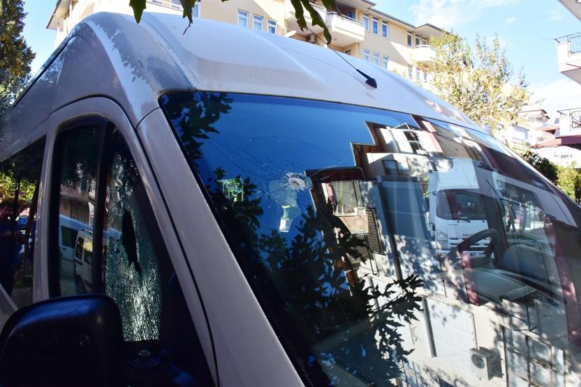 Borçlu alacaklı kavgası: Silahı çekip rastgele ateş açtı