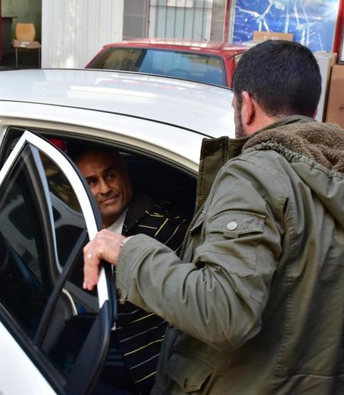 Borçlu alacaklı kavgası: Silahı çekip rastgele ateş açtı