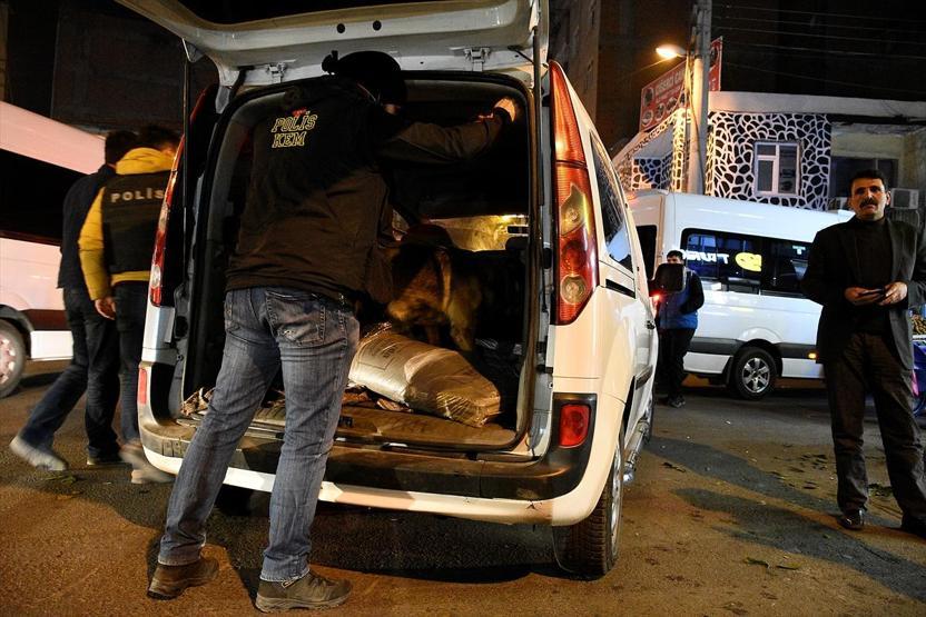Diyarbakırda 900 polisle asayiş uygulaması: Gözaltılar var
