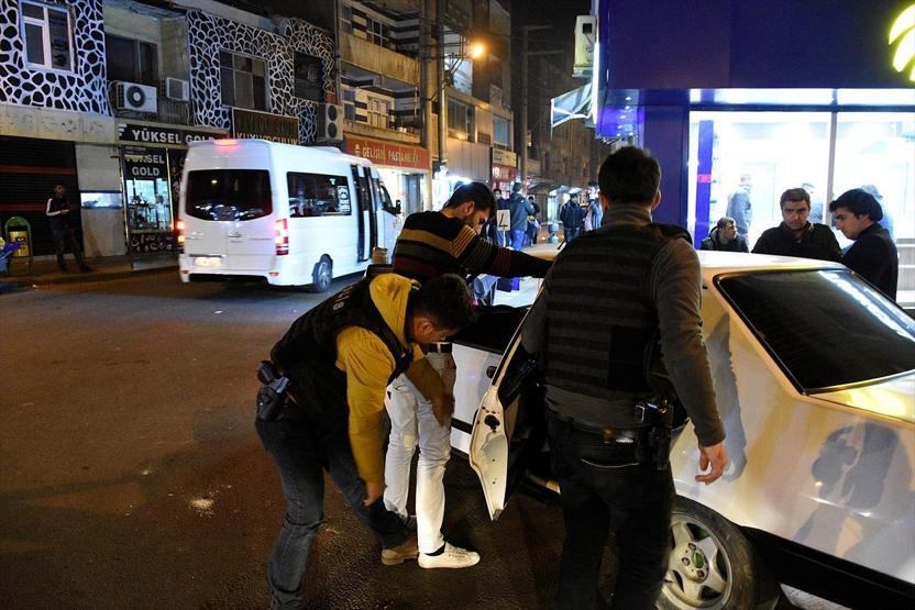 Diyarbakırda 900 polisle asayiş uygulaması: Gözaltılar var