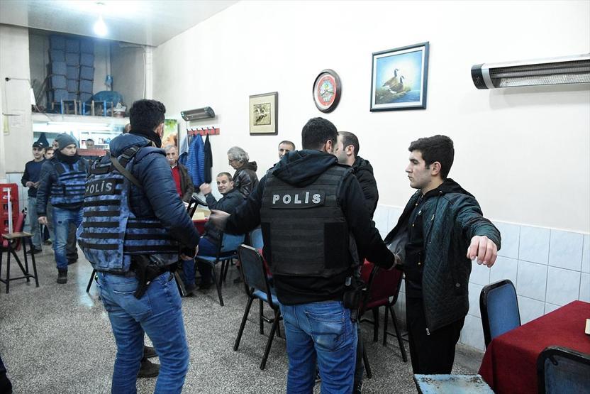 Diyarbakırda 900 polisle asayiş uygulaması: Gözaltılar var
