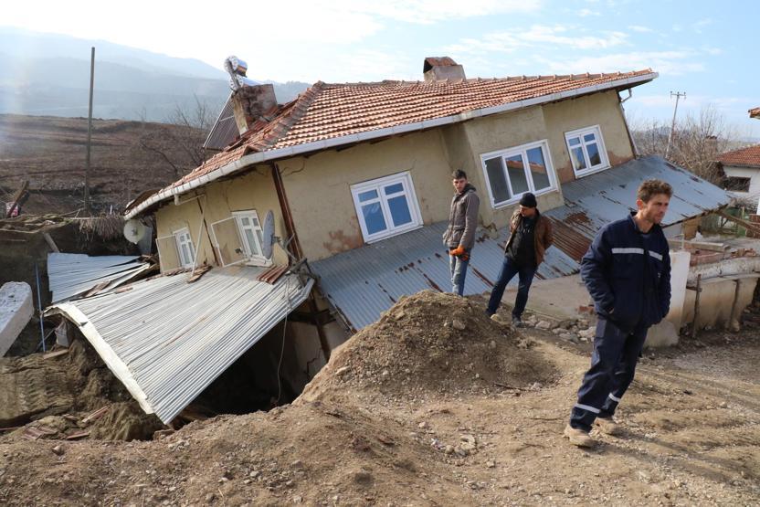 Bolu Göynükteki heyelan böyle görüntülendi
