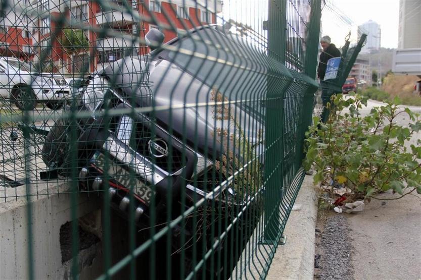Sürüklenerek su kanalında asılı kaldı