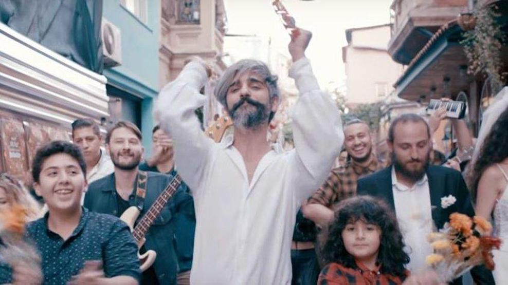 Manuş Babanın şarkısı çalıntı çıktı