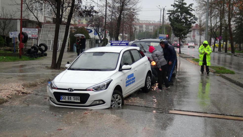 Edirneyi sel aldı