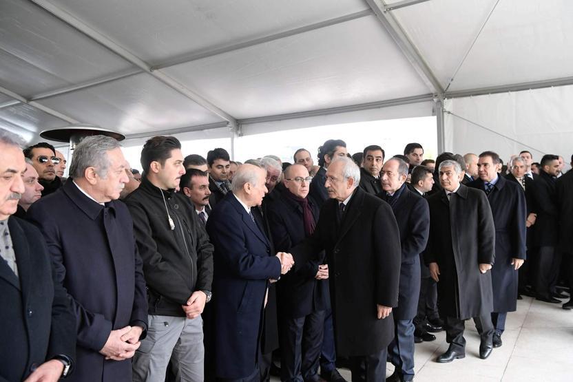 Yavuz Yılmazın cenazesinde soğuk rüzgarlar esti
