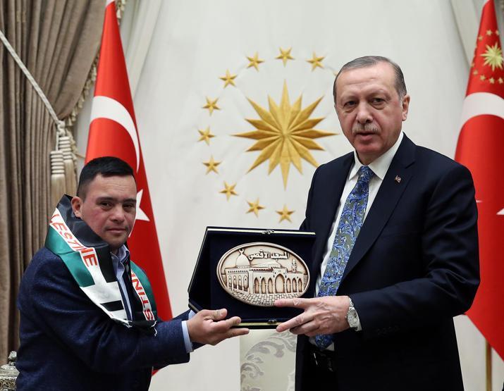 İsrail askerleri gözaltına almıştı. Cumhurbaşkanı Erdoğan, Muhammed et-Tavili kabul etti