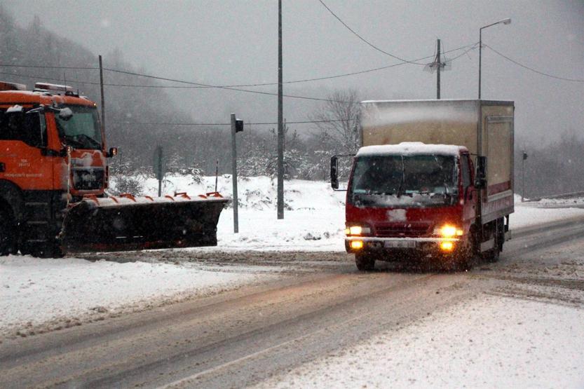 Son dakika... Bolu Dağı kar nedeniyle TIR geçişlerine kapatıldı