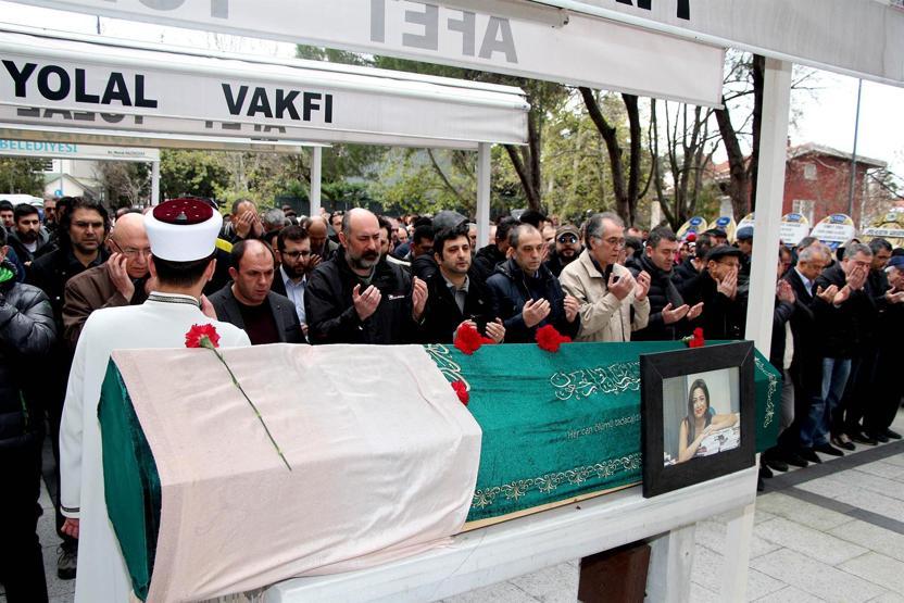 Gazeteci Buket Aşçı Gürel son yolculuğuna uğurlandı
