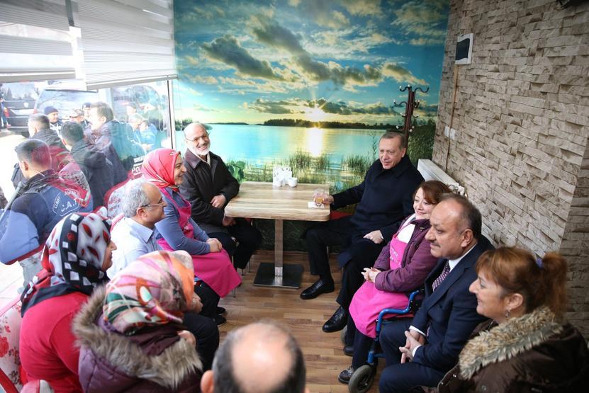 Erdoğan Kastamonuda börekçi dükkanında