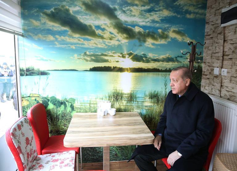 Erdoğan Kastamonuda börekçi dükkanında