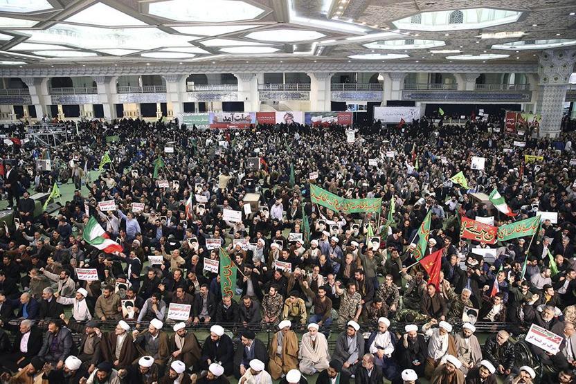 İrandaki protestolarda rejim yanlıları da sokakta