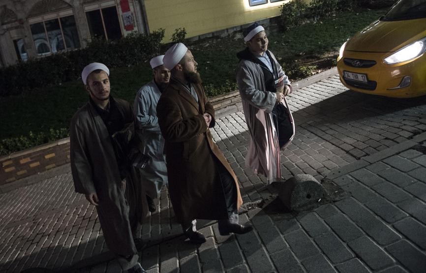 Beyoğlunda yılbaşı kutlamalarına karşı bildiri dağıttılar