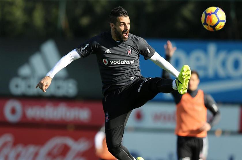 Cenk Tosunsuz Beşiktaşın santrfor adayları