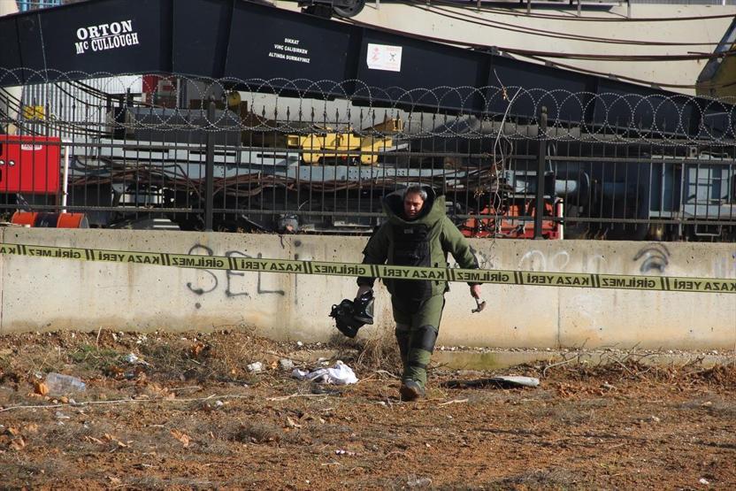 Bomba uzmanları alarma geçti, topraktan kedi ölüsü çıktı