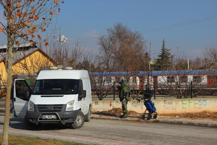 Bomba uzmanları alarma geçti, topraktan kedi ölüsü çıktı