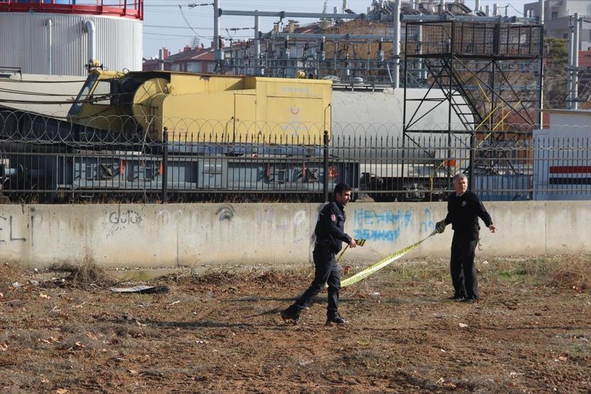 Bomba uzmanları alarma geçti, topraktan kedi ölüsü çıktı