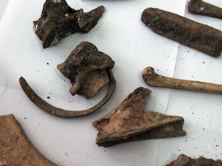 Tarihi yapı mezar odası çıktı