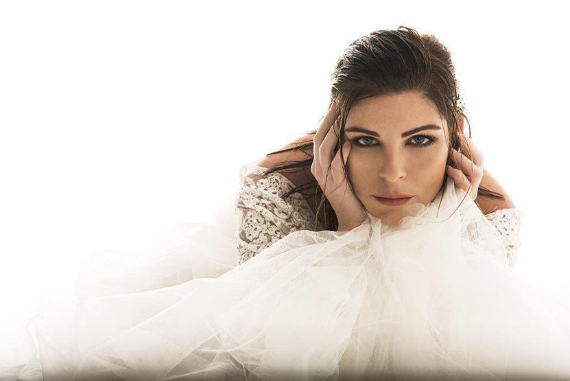 Pelin Öztekin 86 kilo verdi, gelinlik giydi