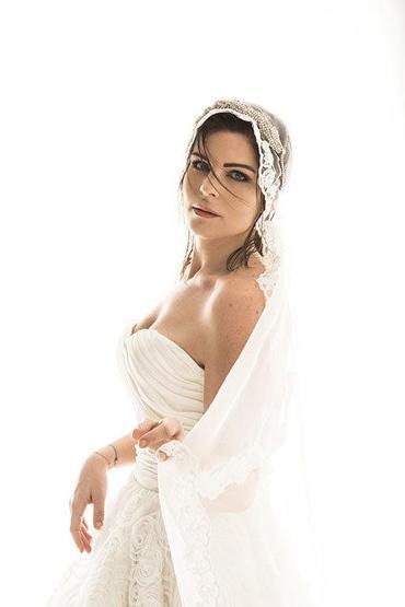 Pelin Öztekin 86 kilo verdi, gelinlik giydi