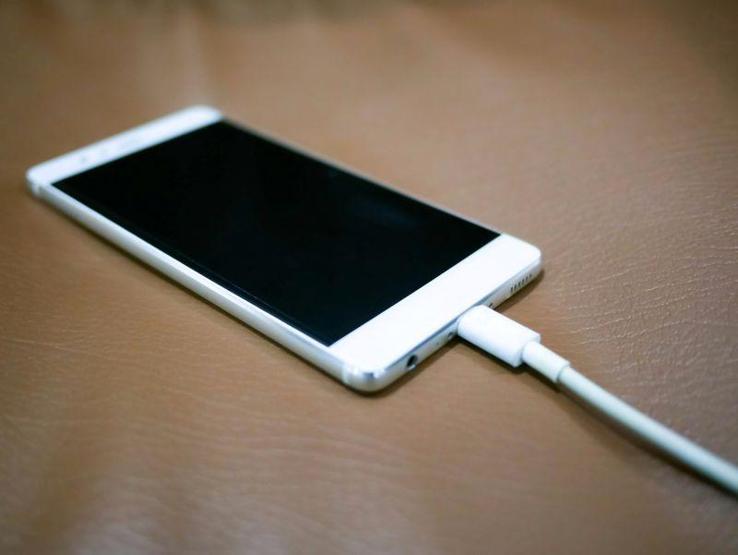 Akıllı telefon şarj ederken dikkat