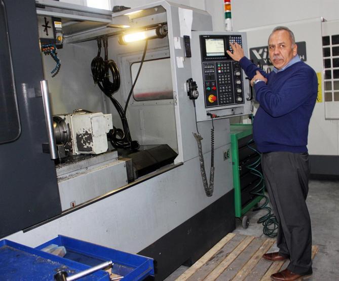 Oğlunun oyuncak arabasından etkilendi şu an 5 fabrikası var