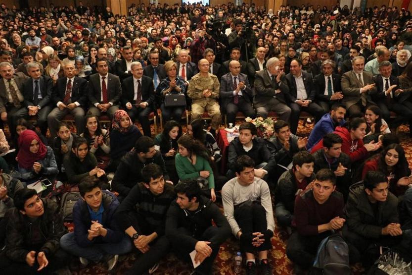 İlber Ortaylı: 18 yaşındaki Türk çocuğu bir ahmaktır
