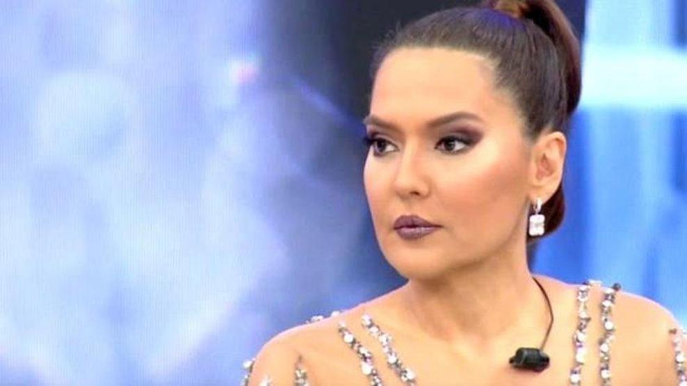 Demet Akalın Seda Sayan’ı sildi