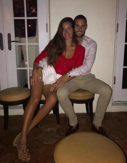 Mario Suarez ve eşi olay yarattı