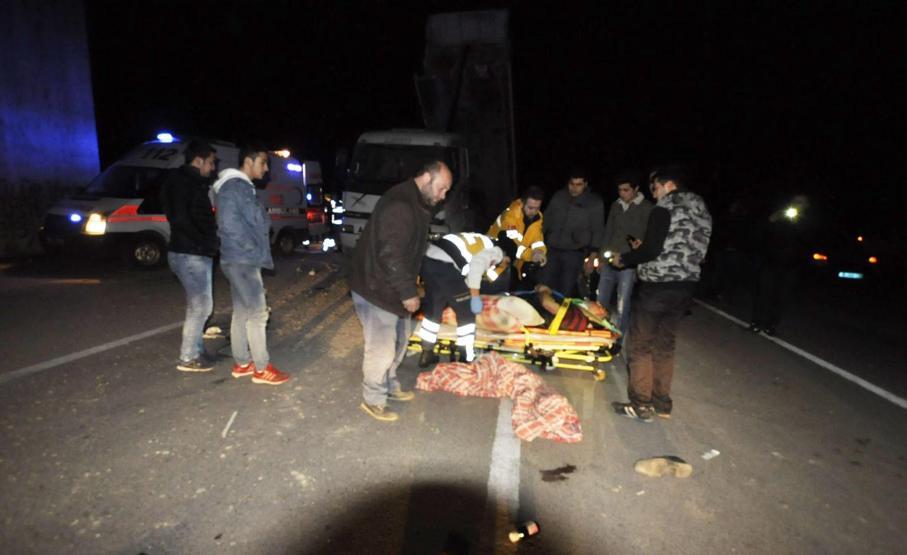 Bursada feci kaza: Ön camdan dışarı fırladılar