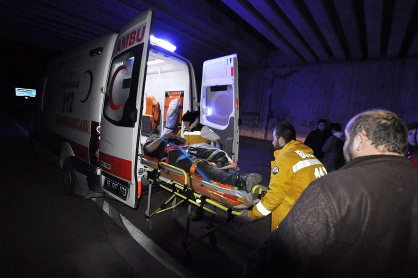 Bursada feci kaza: Ön camdan dışarı fırladılar