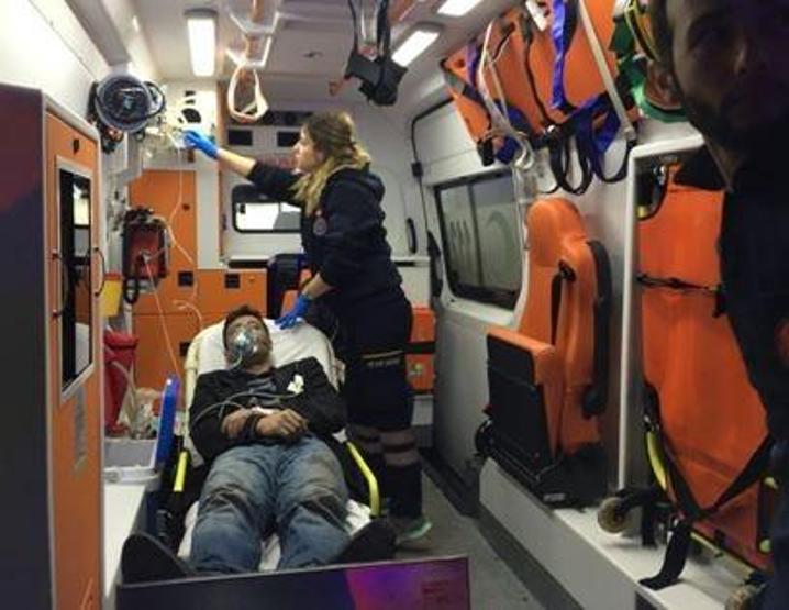 İstanbulda korkutan kaza Yolcu minibüsü ile kamyonet çarpıştı