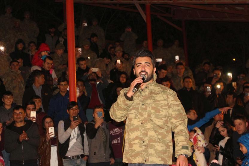 Şırnaktaki Mehmetçikler Yusuf Güney konseriyle eğlendi