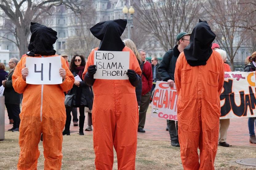 Beyaz Saray önünde Guantanamo gösterisi