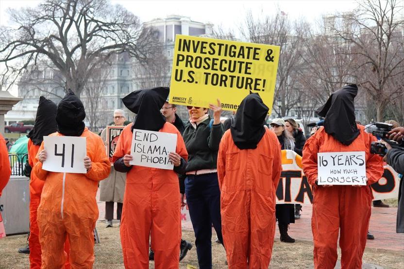 Beyaz Saray önünde Guantanamo gösterisi