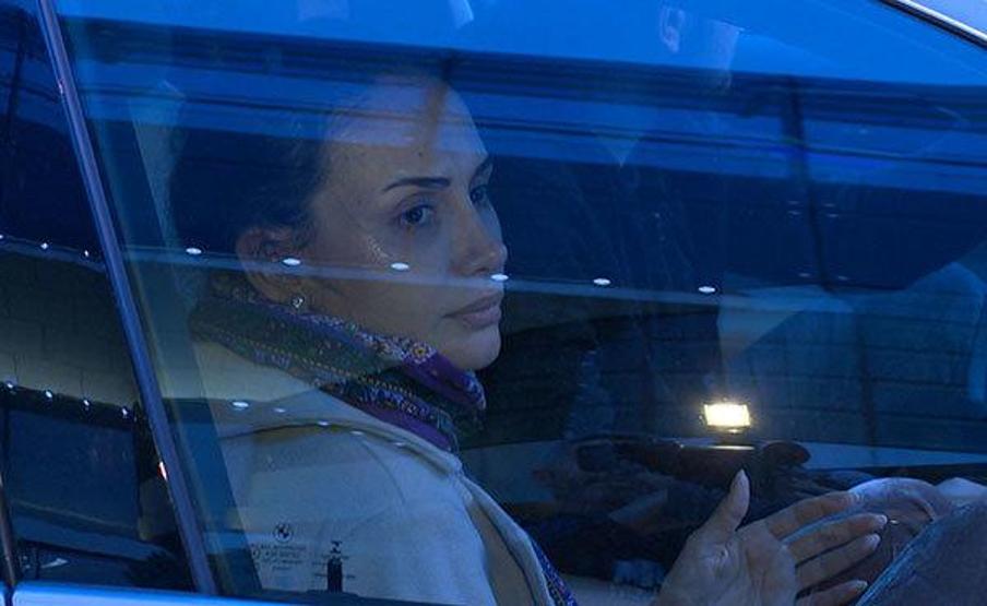 Emina Sandal gözyaşlarını tutamadı