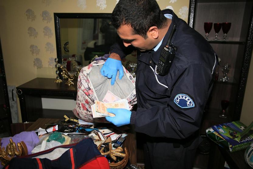 Polise yakalanmamak için Cono dili geliştirmişler
