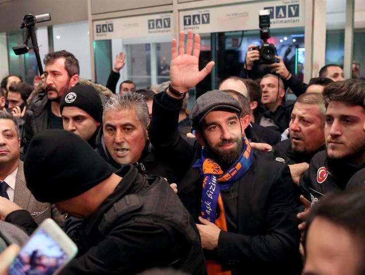 Arda Turan Başakşehirde de olmazsa Survivor Ünlüler takımına gider