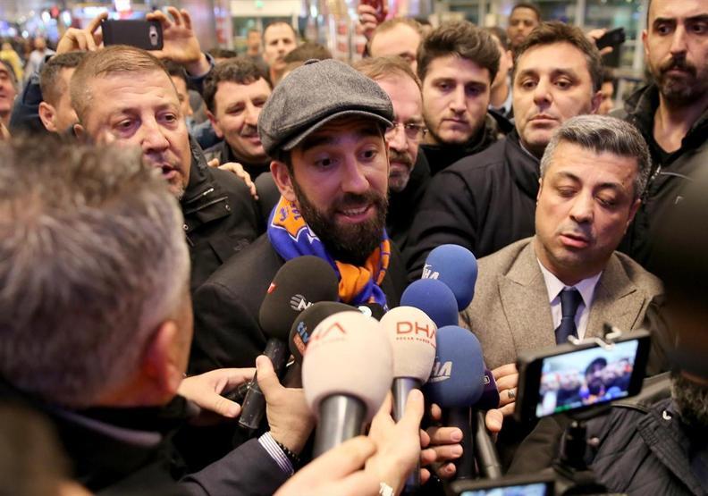 Arda Turan Başakşehirde de olmazsa Survivor Ünlüler takımına gider