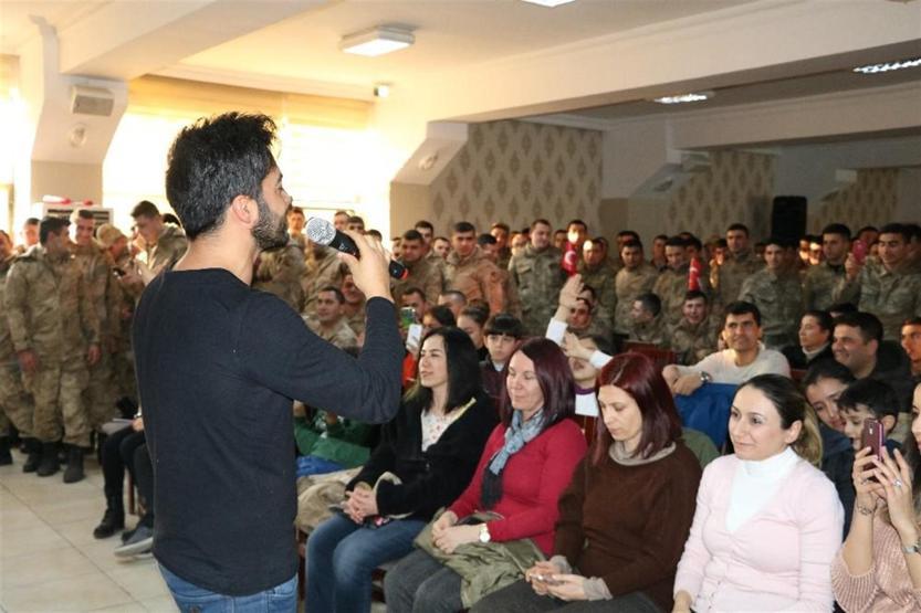 Mehmetçik Yusuf Güney ile moral depoladı
