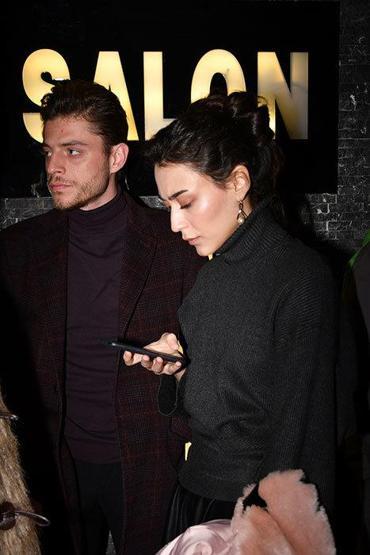 Merve Çağıran tiyatroda tartışma çıkardı