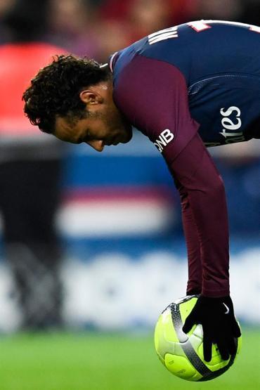 8-0a rağmen Neymar ıslıklandı