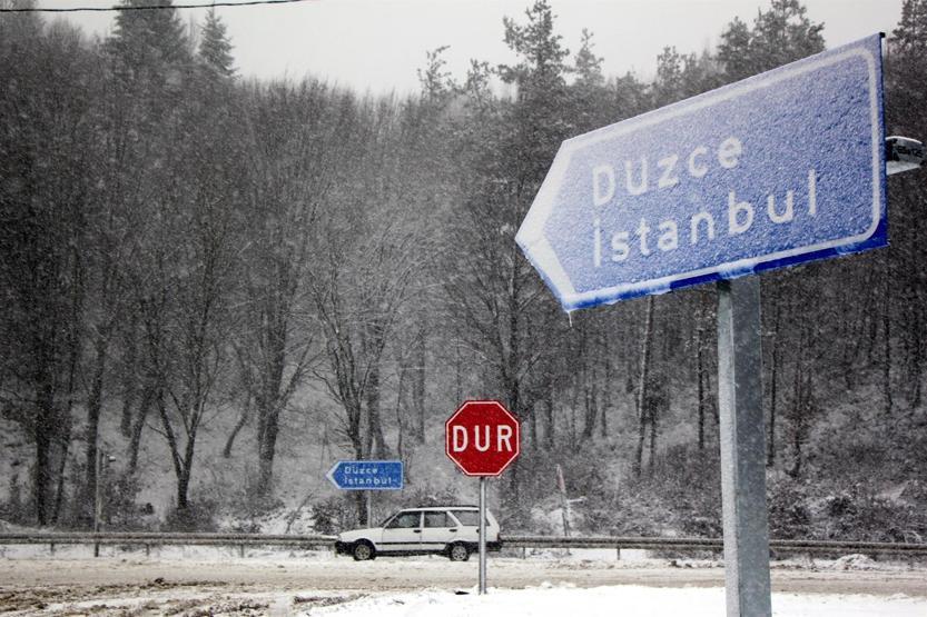 Bolu Dağında ulaşıma kar engeli