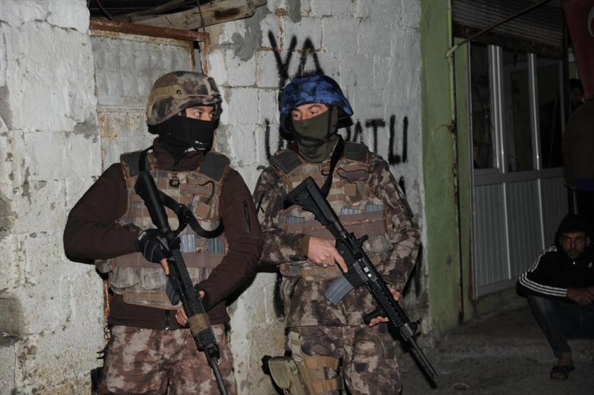 Conolara film gibi operasyon Polis böyle sızmış