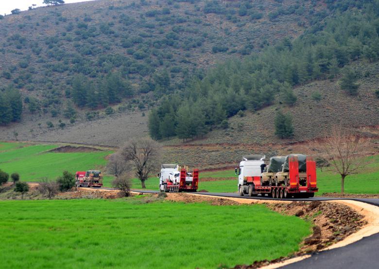 Afrine Zeytin Dalı Harekatı sürüyor, tanklar Suriyeye girdi