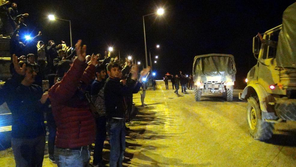 Afrine Zeytin Dalı Harekatı sürüyor, tanklar Suriyeye girdi