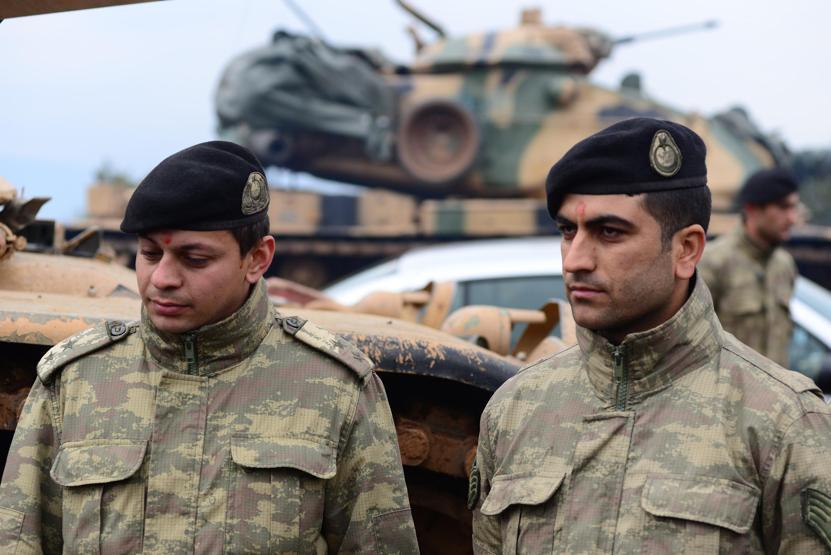 Afrine Zeytin Dalı Harekatı sürüyor, tanklar Suriyeye girdi