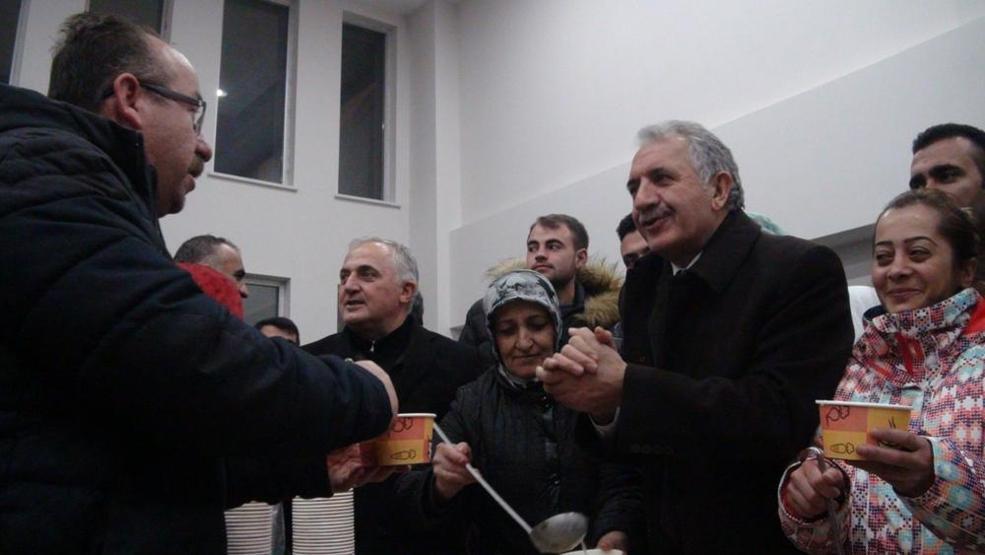 Doğu Ekspresi yolcularını AK Parti karşıladı